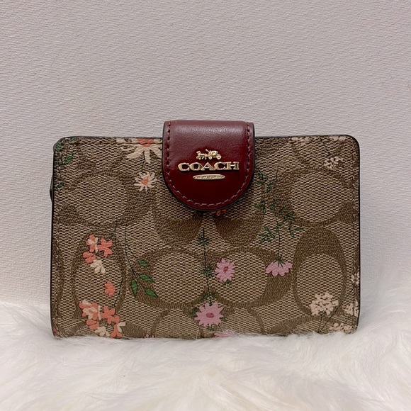 Medium Corner Zip Wallet In Signature Canvas With Wildflower Print - Picture 4 of 14